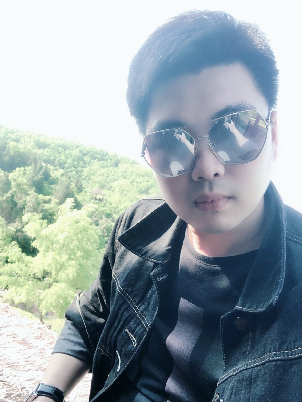 刁雅楠的第一张照片--扬州闪婚服务中心